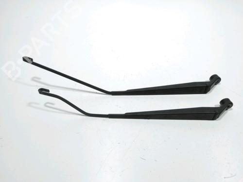 Used Front windshield wiper arm SUZUKI SWIFT III (MZ, EZ) 1.3 (RS413, ZC11S) (92 hp) 28271841