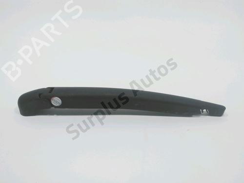 Used Rear windshield wiper arm FIAT 500L (351_, 352_) 1.3 D Multijet (199LXY1A, 199LXY11) (84 hp) 31350912
