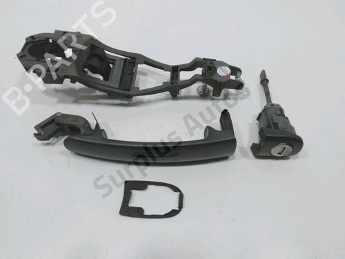 Maneta exterior delantera izquierda Maneta exterior delantera izquierda SEAT IBIZA III (6L1) 1.4 TDI (80 hp) 35773725 35773725