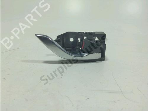 Used Front right interior door handle Front right interior door handle 38082757 38082757