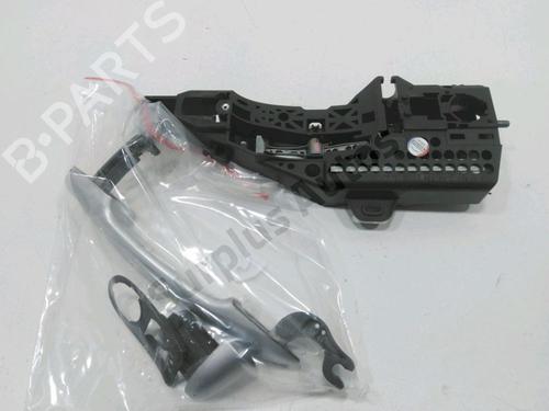 Venstre bagtil udvendigt håndtag RENAULT CAPTUR I (J5_, H5_) 0.9 TCe 90 (90 hp) 30999809
