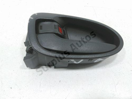 Used Front left interior door handle Front left interior door handle TOYOTA YARIS (_P9_) 1.4 D-4D (NLP90_, NLP90R) (90 hp) 30996519 30996519