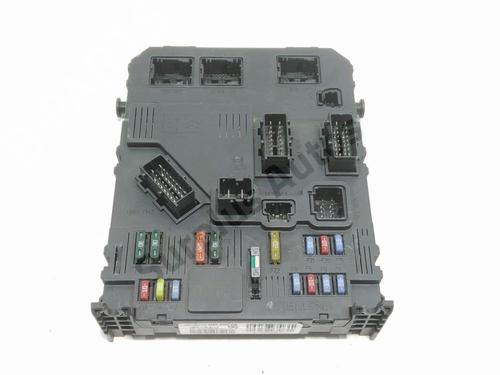 Used Fuse box Fuse box 37065780 37065780
