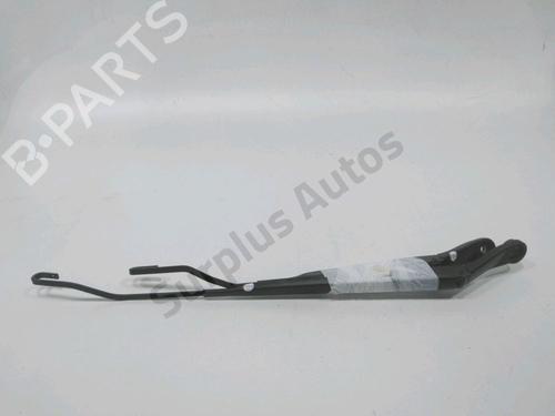 Used Front windshield wiper arm Front windshield wiper arm 34232898 34232898