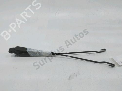 Used Front windshield wiper arm RENAULT CLIO I (B/C57_, 5/357_) 1.4 (80 hp) 31007960