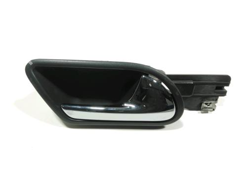 Used Front right interior door handle Front right interior door handle VW GOLF V (1K1) 1.9 TDI (105 hp) 37774936 37774936
