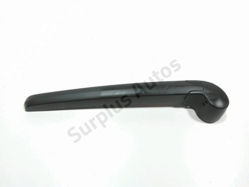 Used Rear windshield wiper arm AUDI Q2 (GAB, GAG) 30 TDI (115 hp) 28271488
