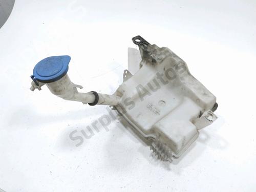 Used Windscreen washer tank Windscreen washer tank 31008832 31008832