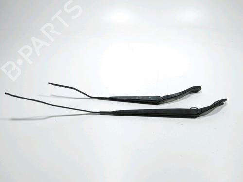 Used Front windshield wiper arm RENAULT MEGANE IV Grandtour (K9A/M/N_) 1.5 dCi 110 (110 hp) 28271811