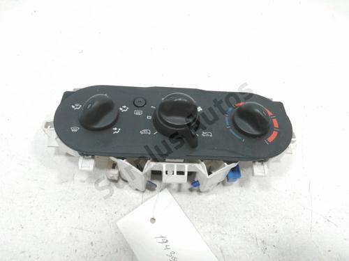 AC Styreenhet / Manøvreringsenhet RENAULT TWINGO II (CN0_) 1.2 16V (CN04, CN0B) (75 hp) 30988557