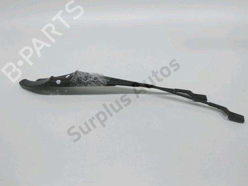 Used Front windshield wiper arm VW POLO VI (AW1, BZ1, AE1) 1.0 TSI (95 hp) 31007982