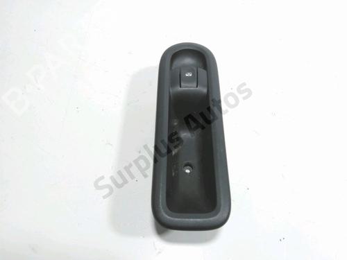 Used Right front window switch Right front window switch RENAULT CLIO III (BR0/1, CR0/1) 1.2 16V (BR02, BR0J, BR11, CR02, CR0J, CR11) (75 hp) 33568719 33568719