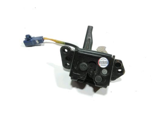 Serrure hayon TOYOTA YARIS (_P9_) 1.0 VVT-i (KSP90_, KSP90R) (69 hp) 28260665