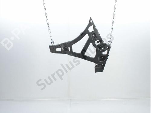 Kofangerbeslag bag Kofangerbeslag bag RENAULT MEGANE III Grandtour (KZ0/1) 1.5 dCi (KZ1G, KZ1W, KZ0R) (95 hp) 33974158 33974158