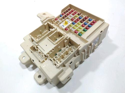 Used Fuse box Fuse box 28222920 28222920