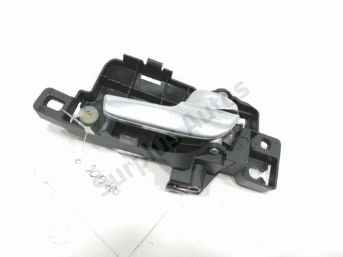 Used Front right interior door handle Front right interior door handle 37774980 37774980