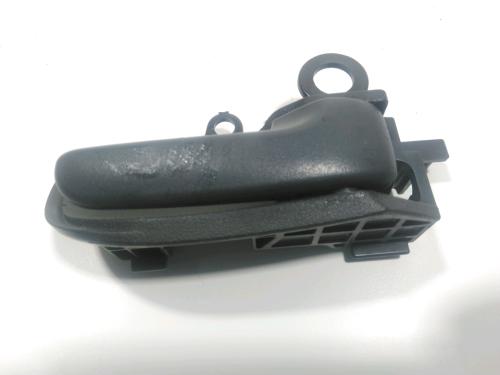 Used Front right interior door handle Front right interior door handle TOYOTA YARIS (_P1_) 1.0 (SCP10_, SCP10R) (68 hp) 37774885 37774885