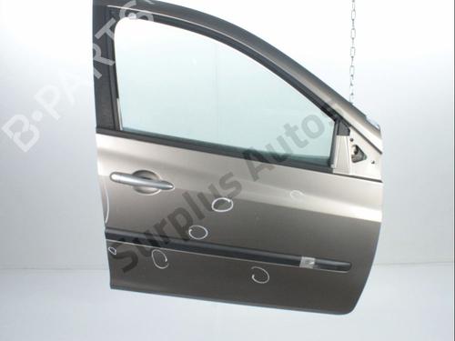 Used Right front door RENAULT CLIO III (BR0/1, CR0/1) 1.5 dCi (75 hp) 28243934
