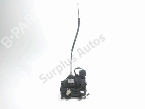 Cerradura puerta delantera izquierda OPEL CORSA E (X15) 1.4 (08, 68) (90 hp) 31350719