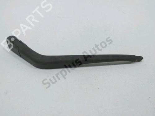 Used Rear windshield wiper arm TOYOTA YARIS (_P9_) 1.4 D-4D (NLP90_, NLP90R) (90 hp) 31007407