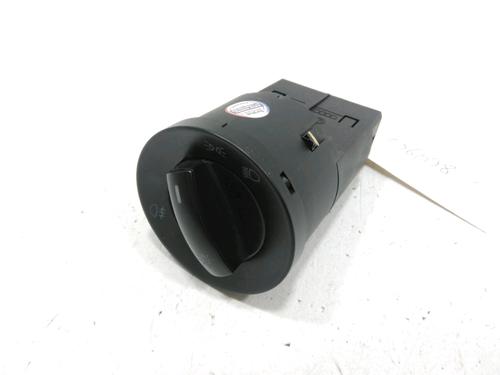 Used Headlight switch VW POLO IV (9N_, 9A_) 1.4 TDI (70 hp) 30990357
