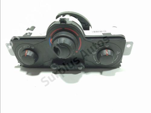 climate-control-nissan-nv250-van-x61-2019-32260741 main image