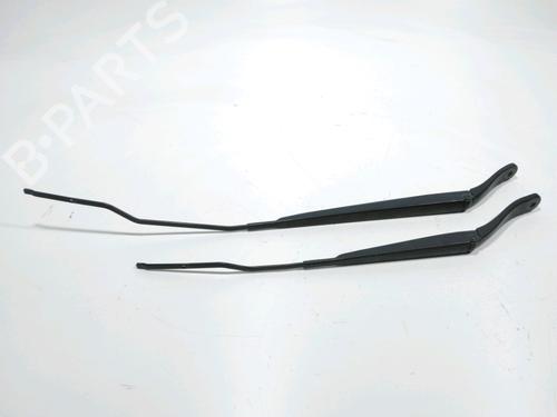 Used Front windshield wiper arm Front windshield wiper arm 37790021 37790021