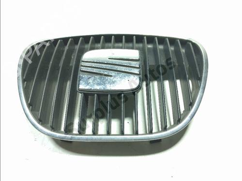grille-seat-ibiza-iii-6l1-2002-2003-2004-2005-2006-2007-2008-2009-37712078 main image