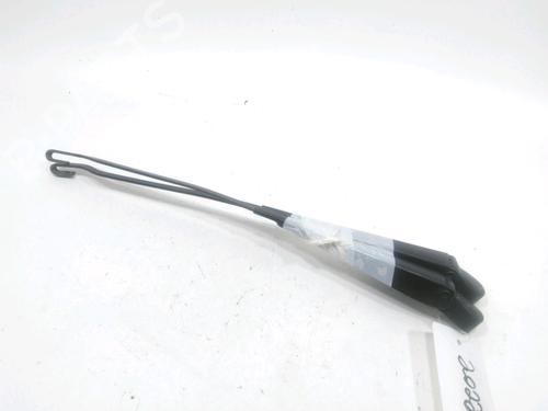Used Front windshield wiper arm FORD FIESTA IV (JA_, JB_) 1.25 i 16V (75 hp) 31007828