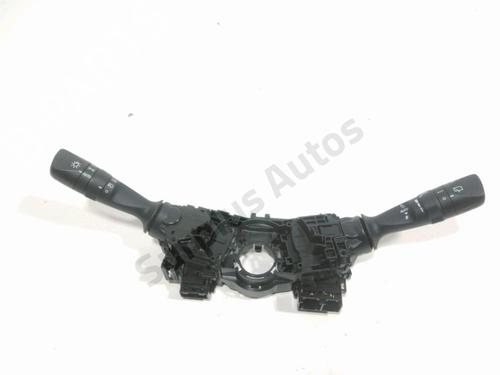 steering-wheel-controls-toyota-c-hr-_x1_-2016-28227133 main image