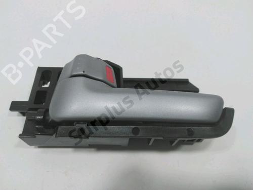Maneta interior trasera izquierda SUZUKI SWIFT III (MZ, EZ) 1.3 (RS413, ZC11S) (92 hp) 32202831