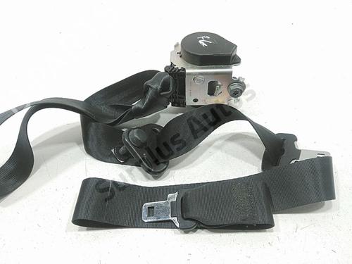 rear-center-seatbelt-dacia-duster-hs_-2010-2011-2012-2013-2014-2015-2016-2017-2018-39737363 main image