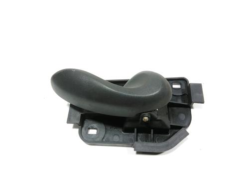 Højre fortil invendig håndtag FIAT PUNTO (188_) 1.2 60 (188.030, .050, .130, .150, .230, .250) (60 hp) 28242652