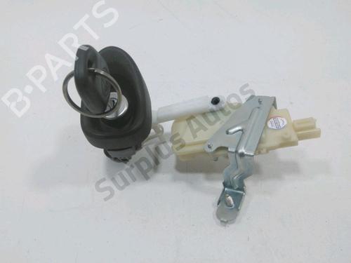 Used Switch Switch TOYOTA YARIS (_P9_) 1.3 VVT-i (SCP90_, SCP90R) (87 hp) 34416682 34416682