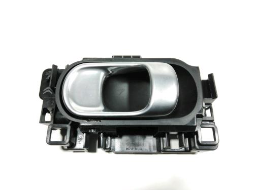 Used Front left interior door handle Front left interior door handle CITROËN C3 III (SX) 1.2 THP 110 (SXHNPS, SXHNZT, SXHNZ6) (110 hp) 37775139 37775139