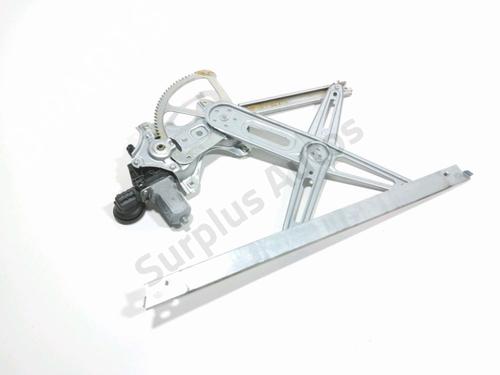 Used Front right window mechanism TOYOTA YARIS (_P13_) 1.5 Hybrid (NHP130_, NHP130) (101 hp) 28240325