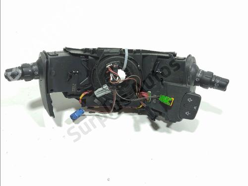 Used Steering wheel controls RENAULT CLIO III (BR0/1, CR0/1) 1.5 dCi (75 hp) 30608136