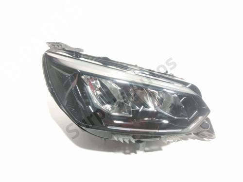 Used Right headlight PEUGEOT 2008 II (UD_, US_, UY_, UJ_, UR_, UC_) 1.2 PureTech 130 (USHNS, URHNS) (130 hp) 32040948