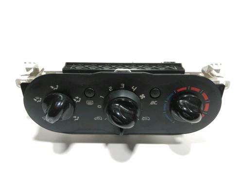 Commande Chauffage RENAULT TWINGO II (CN0_) 1.2 16V (CN04, CN0B) (75 hp) 28227614