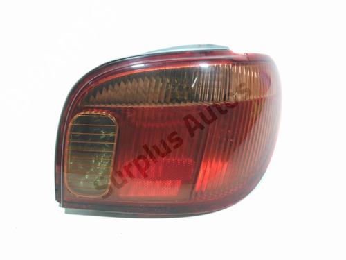Højre baglygte TOYOTA YARIS (_P1_) 1.3 (SCP12_, SCP13_, SCP12R, SCP13R) (87 hp) 28269346