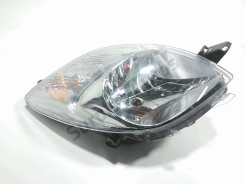 Used Right headlight TOYOTA YARIS (_P9_) 1.4 D-4D (NLP90_, NLP90R) (90 hp) 30828712