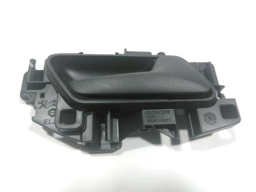 Used Front right interior door handle Front right interior door handle CITROËN BERLINGO Box Body/MPV (K9) 1.5 BlueHDi 130 (131 hp) 37774808 37774808