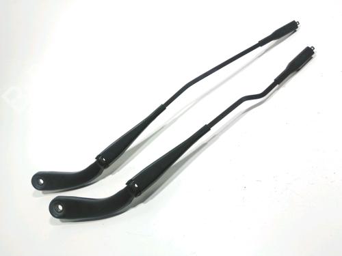 Used Front windshield wiper arm Front windshield wiper arm 37789905 37789905