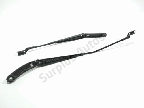 Used Front windshield wiper arm VW POLO VI (AW1, BZ1, AE1) 1.0 TSI (95 hp) 28272204