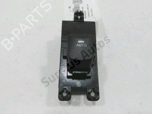 Mando elevalunas trasera derecho HYUNDAI i30 (GD) 1.6 CRDi (110 hp) 30999392