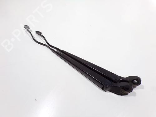 Used Front windshield wiper arm CITROËN XSARA (N1) 1.9 D (70 hp) 28271589