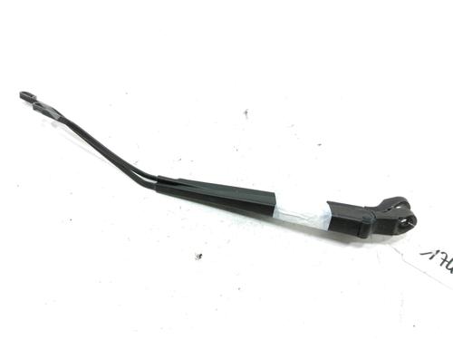 Used Front windshield wiper arm PEUGEOT 306 Hatchback (7A, 7C, N3, N5) 1.4 (75 hp) 31007534