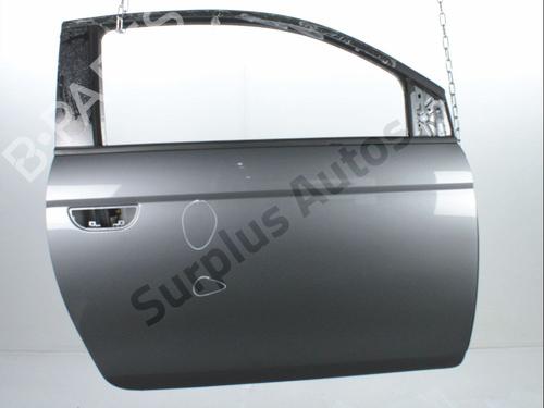 Used Right front door FIAT 500e (332_) Elektro (FA1) (95 hp) 31608049