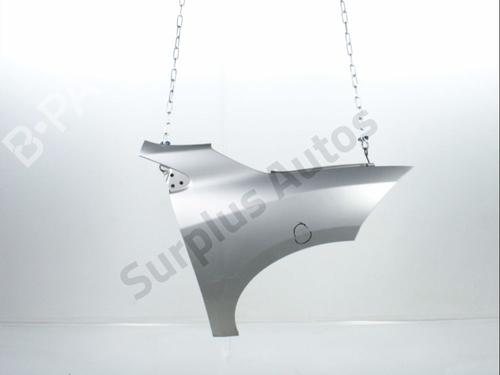 Kotflügel rechts vorne für RENAULT MEGANE III Hatchback (BZ0/1_, B3_) 1.5 dCi (86 hp) 31304695