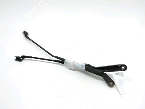 Used Front windshield wiper arm VW POLO IV (9N_, 9A_) 1.9 TDI (101 hp) 31007728